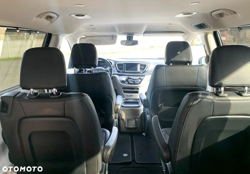 Chrysler Pacifica - 21