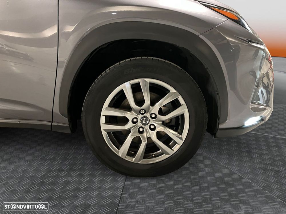 Lexus NX 300h Executive+ - 19