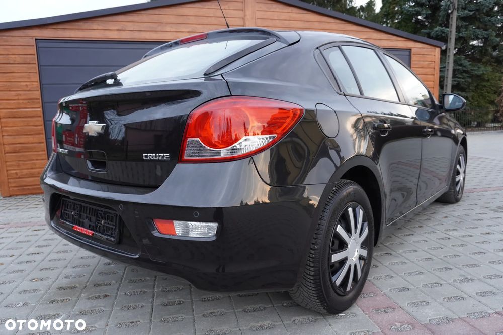 Chevrolet Cruze 1.6 LS+ - 15
