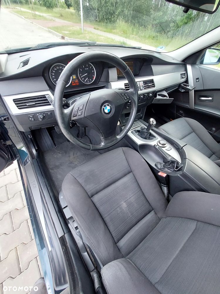 BMW Seria 5 525i - 35