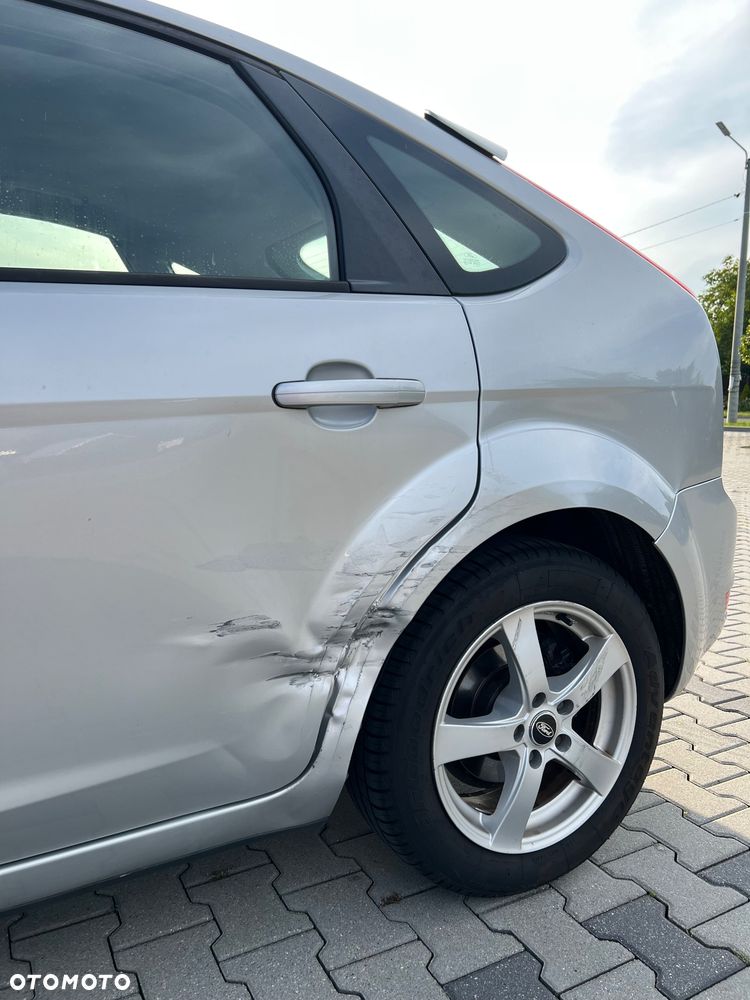 Ford Focus 1.8 FF Ghia - 6