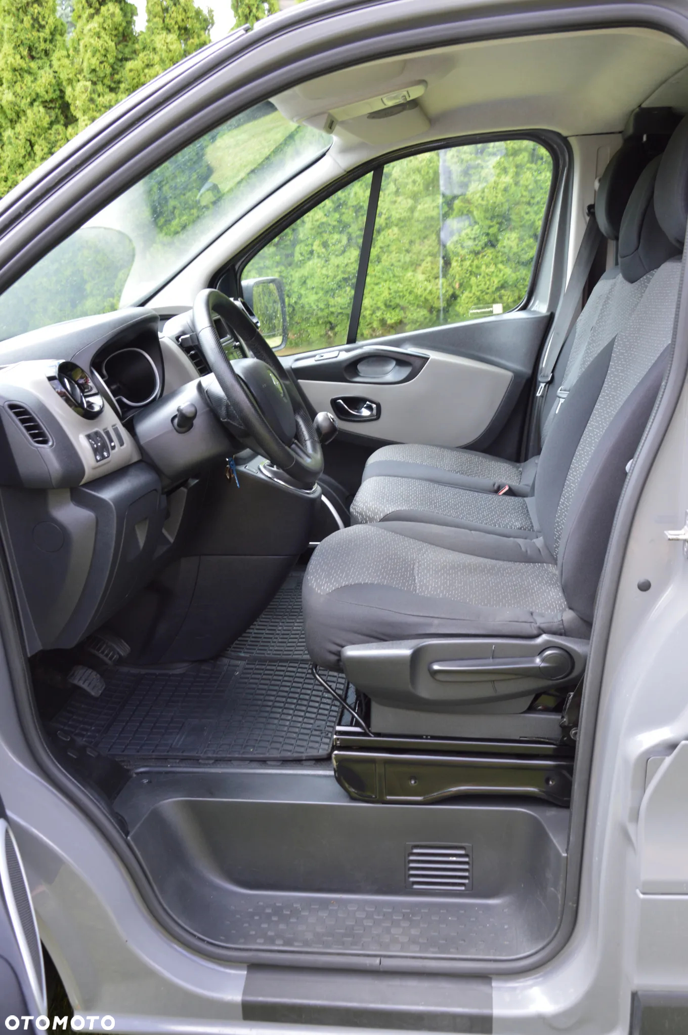 Renault Trafic Vivaro - 25