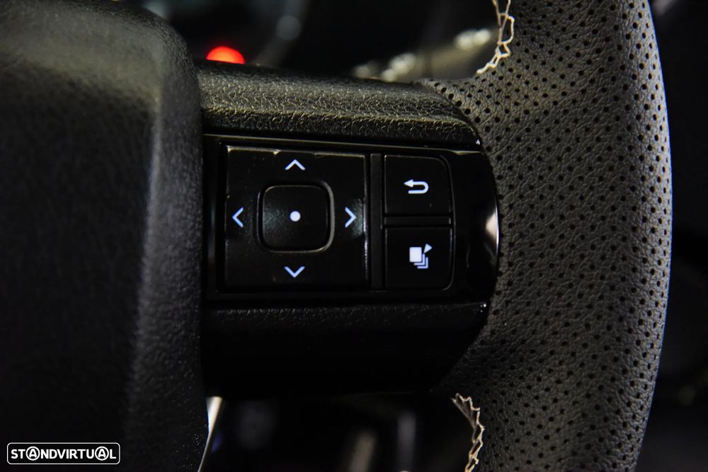 Toyota Hilux 2.4 D-4D 2WD CD CM - 16