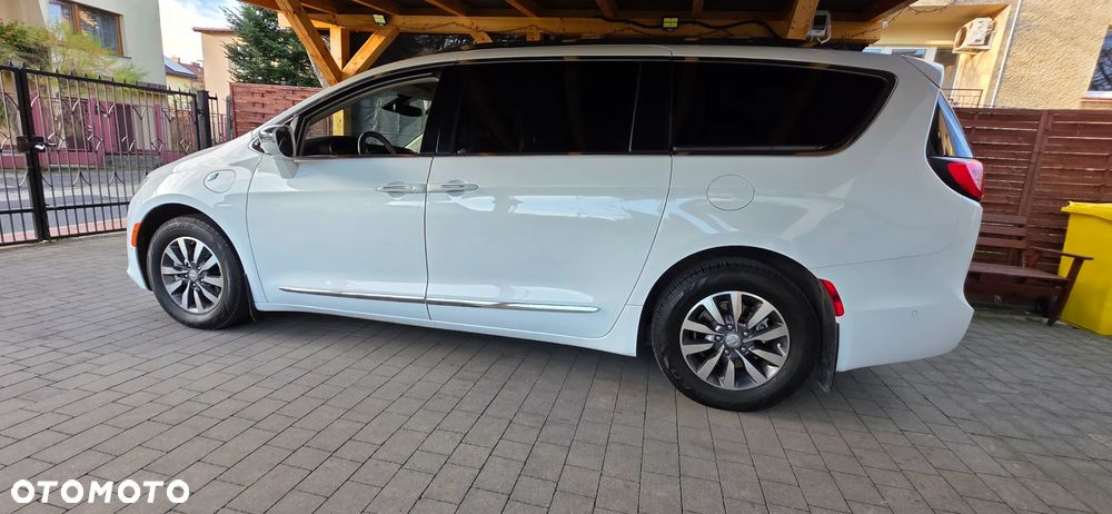 Chrysler Pacifica - 6