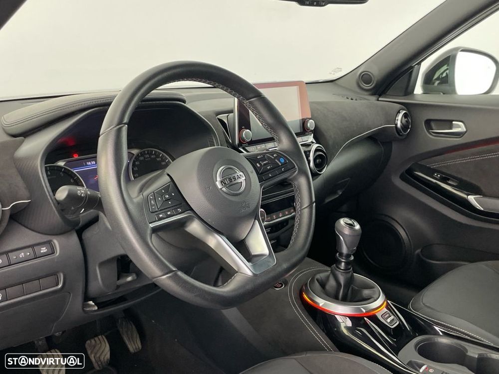 Nissan Juke 1.0 DIG-T N-Design Silver — fotografia 15