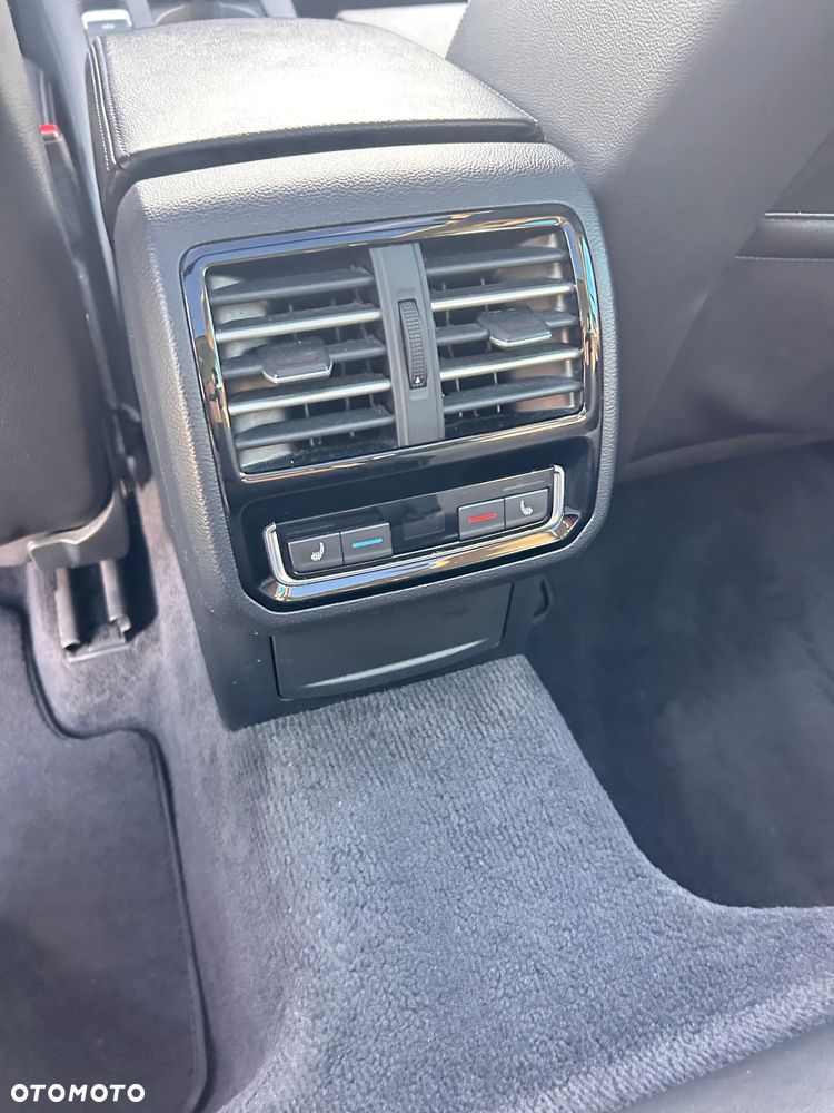 Volkswagen Passat 2.0 TDI SCR Highline - 14