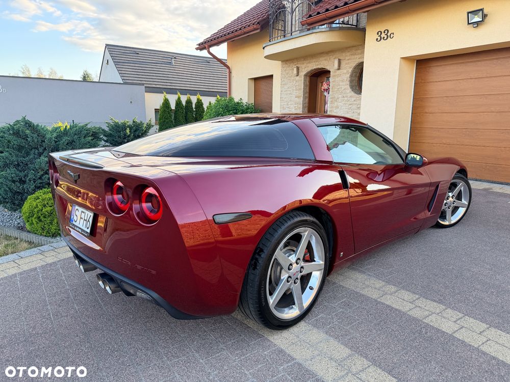 Chevrolet Corvette - 12