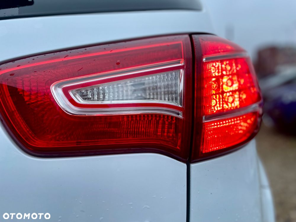 Kia Sportage 1.7 CRDI 2WD ISG Dream-Team Edition - 31