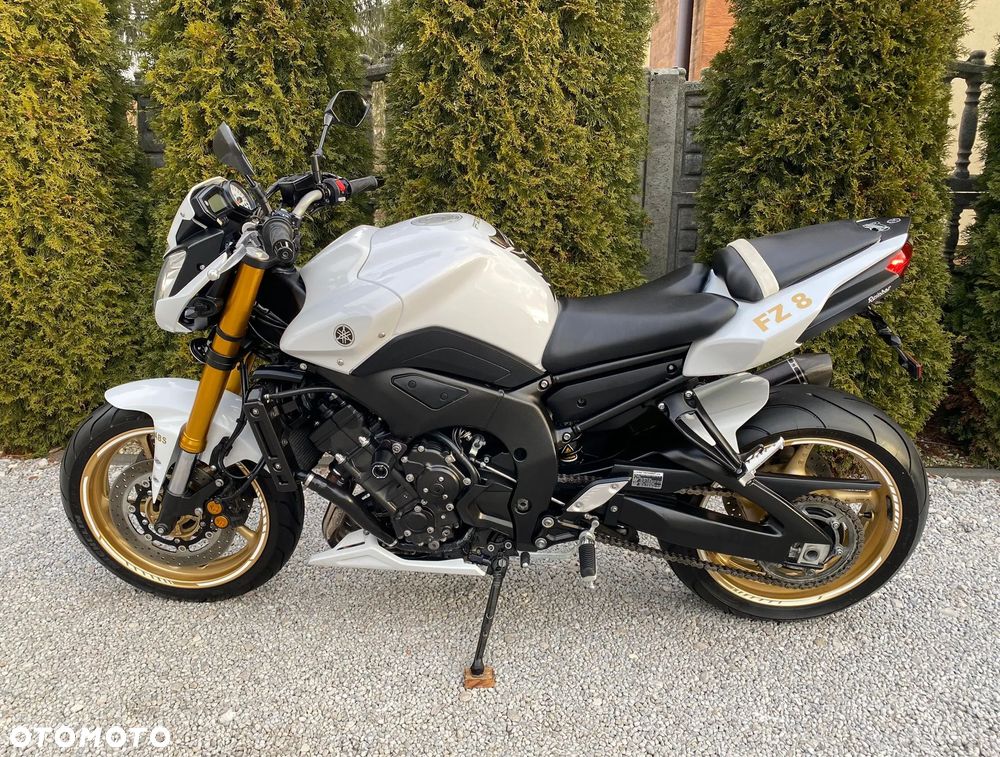 Yamaha FZ8 - 5