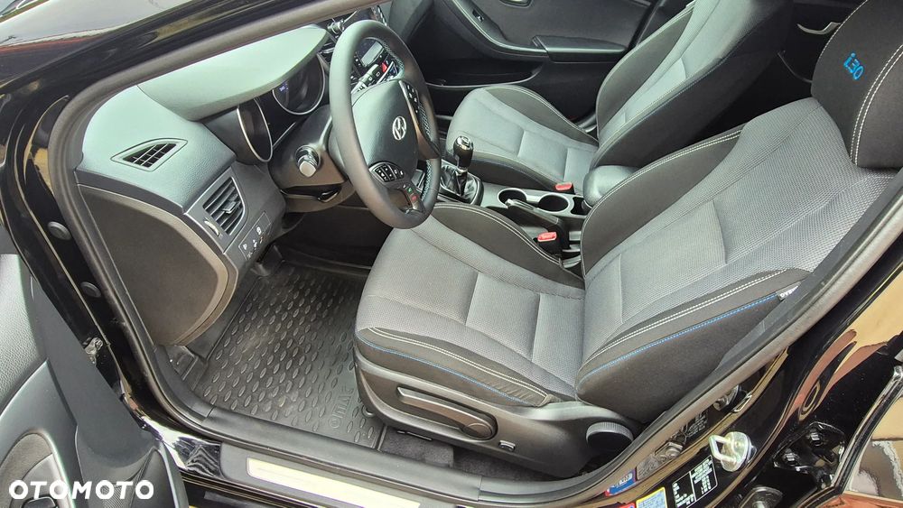 Hyundai i30 1.4 Passion Plus - 17