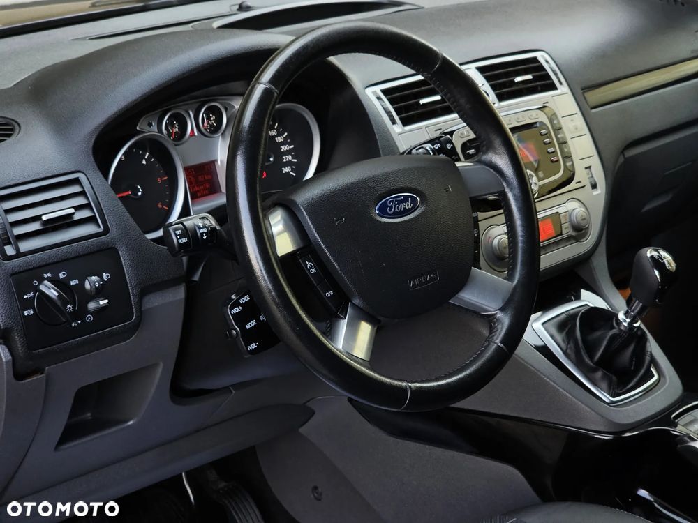 Ford Kuga 2.0 TDCi 4x4 Titanium - 5