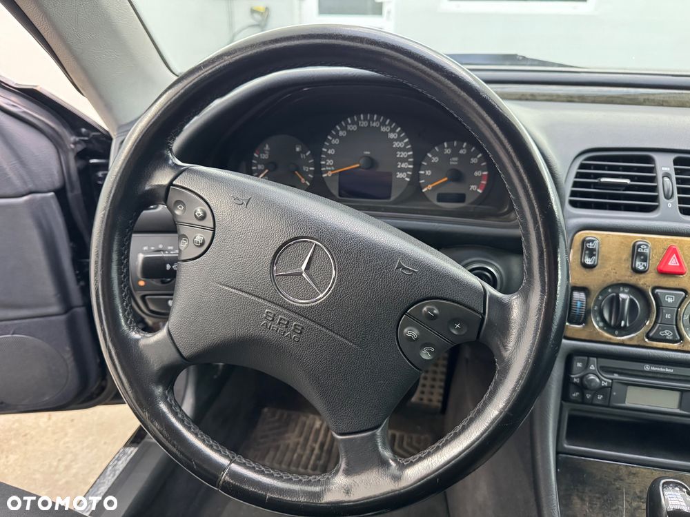 Mercedes-Benz CLK - 25