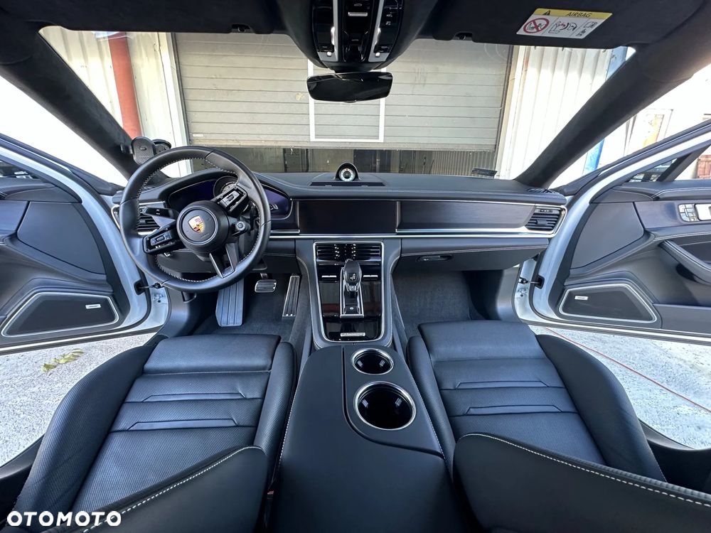 Porsche Panamera - 32