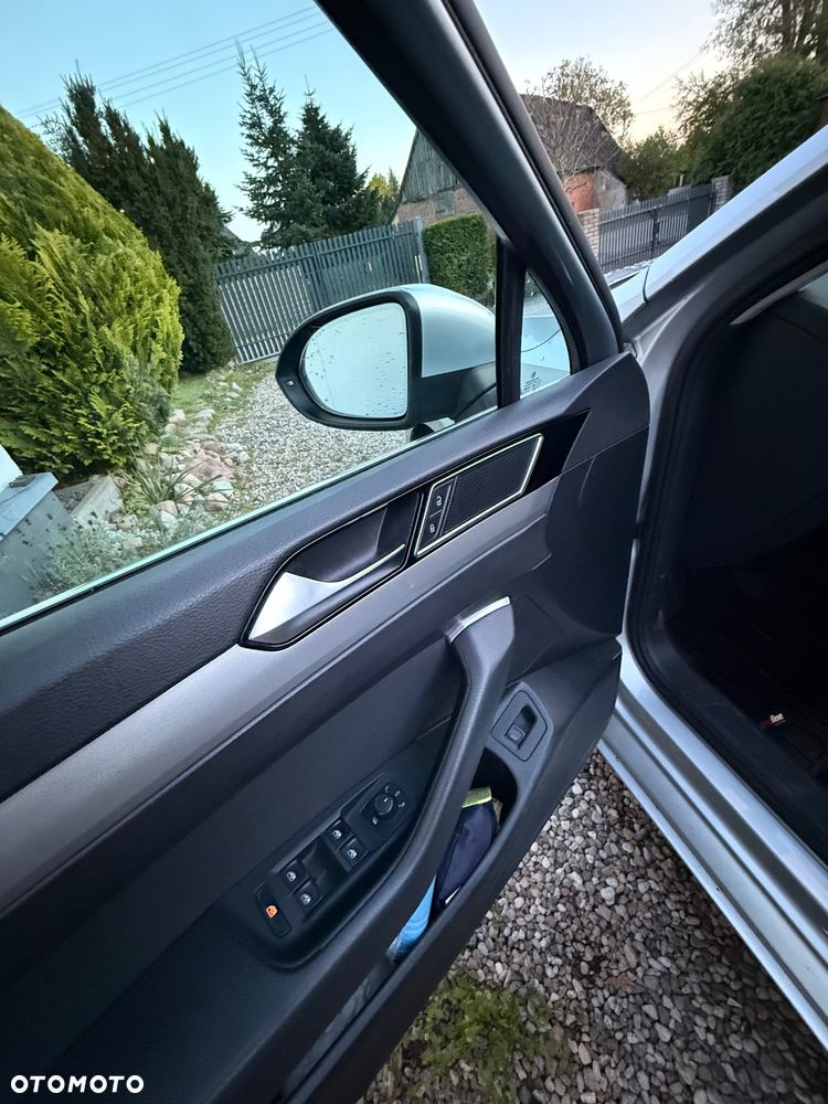 Volkswagen Passat - 8