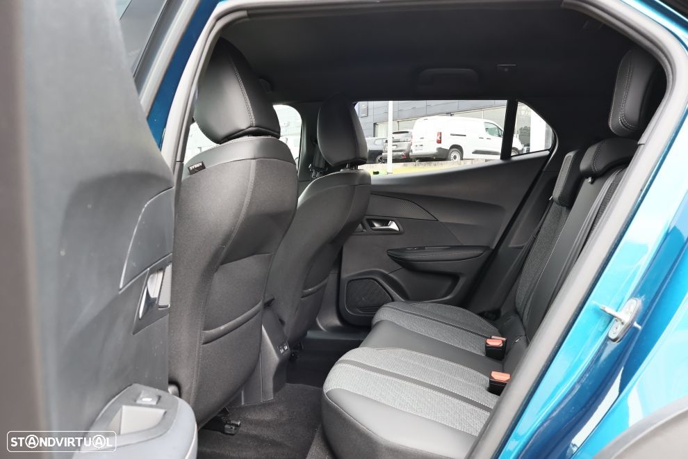 Peugeot e-2008 54 kWh Allure - 17