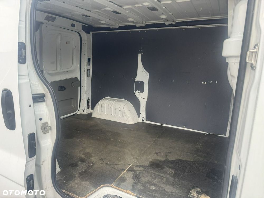 Opel Vivaro - 14
