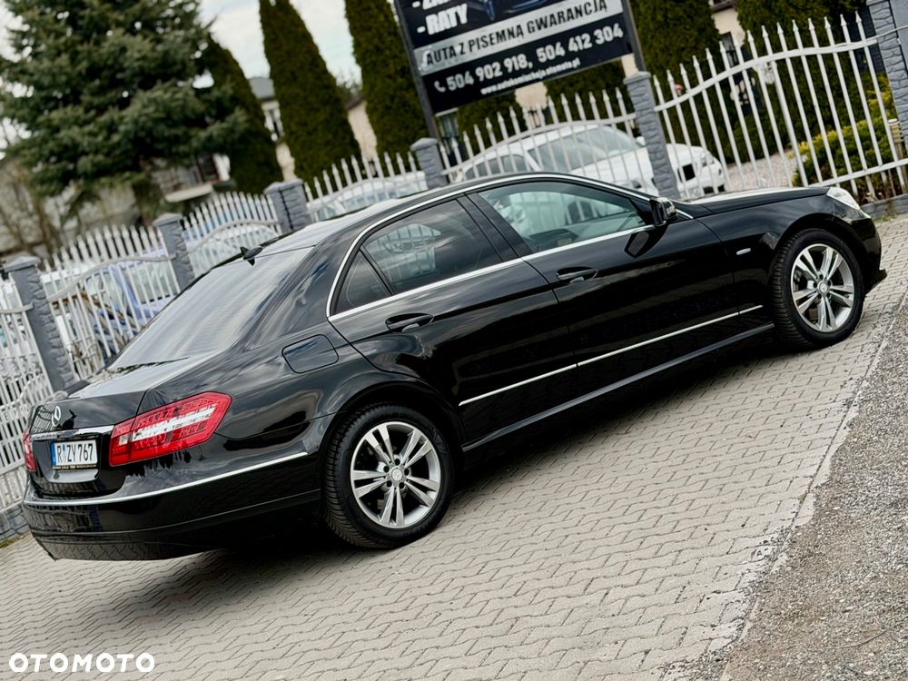 Mercedes-Benz Klasa E 250 CGI BlueEffICIENCY Avantgarde - 35