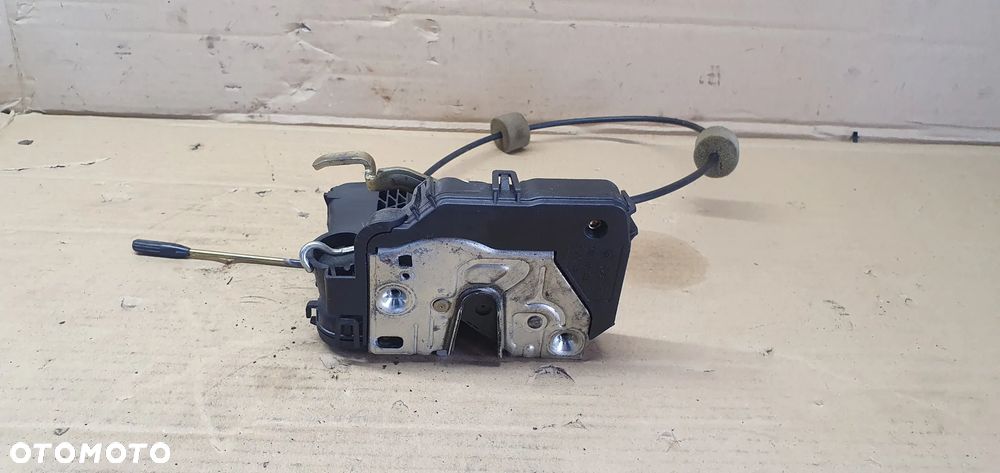 Zamek drzwi prawy przód przedni prawy Mercedes W209 0010118392 004138112633 - 3