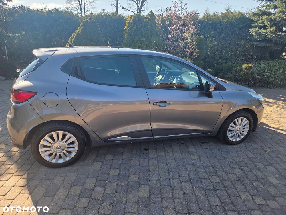 Renault Clio 1.2 16V 75 Expression - 2