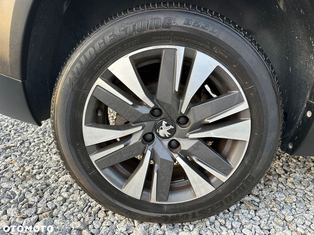 Peugeot 2008 1.2 Pure Tech Active S&S EAT6 - 24