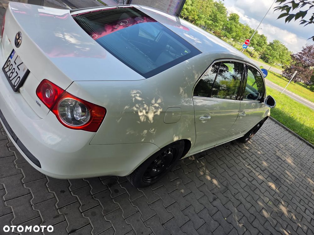 Volkswagen Jetta 1.9 TDI Comfortline - 2