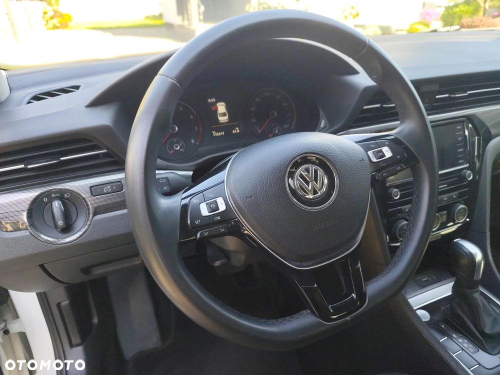 Volkswagen Passat 2.0 TSI Business DSG - 17