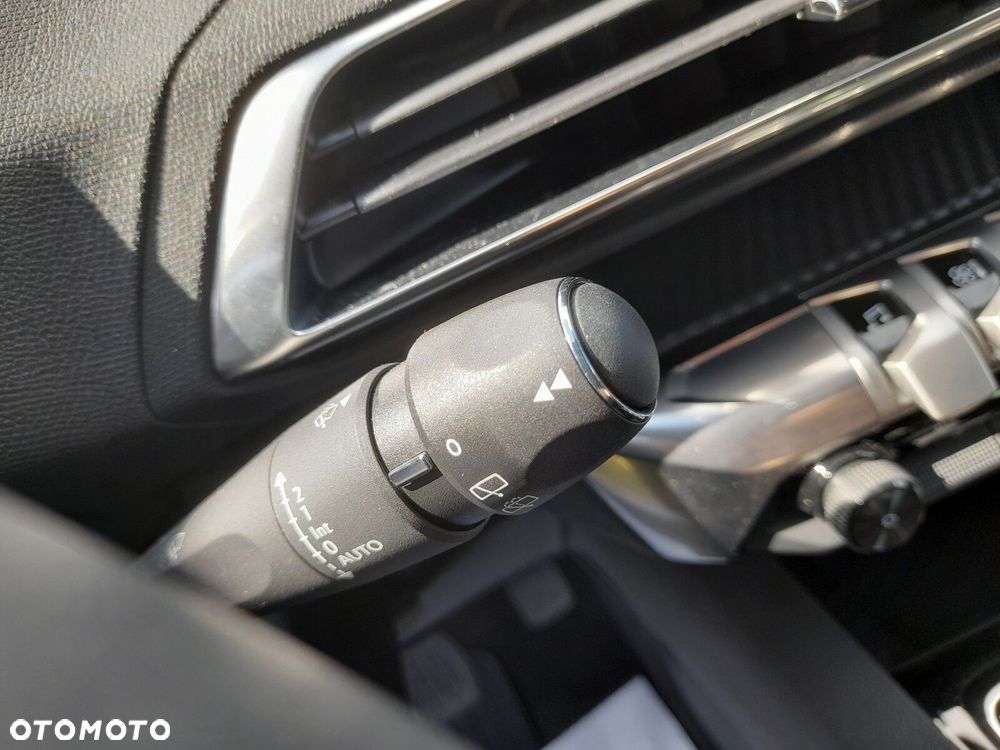 Peugeot 3008 1.2 PureTech Allure Pack S&S EAT8 - 16