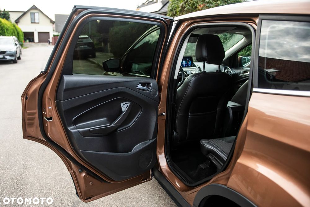Ford Kuga 2.0 TDCi 4x4 Titanium - 29