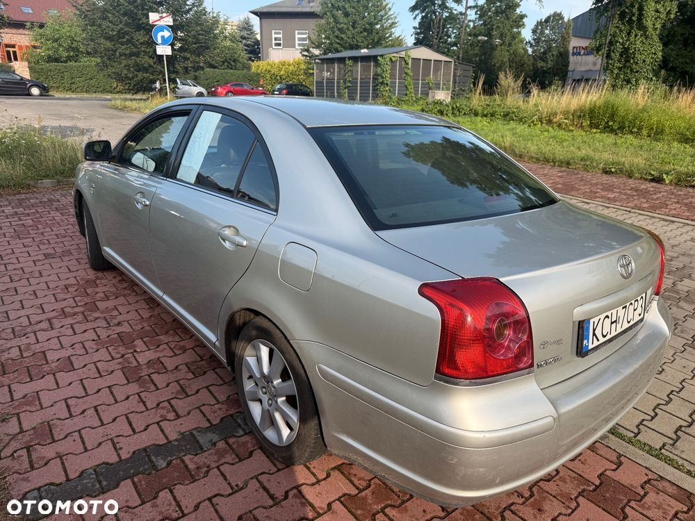 Toyota Avensis 2.0 D-4D Sol - 4