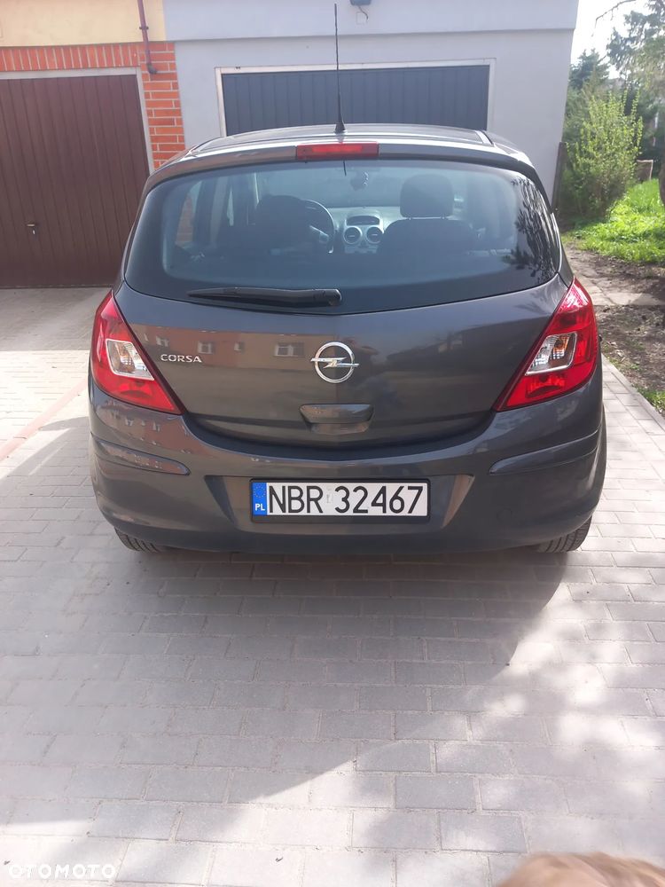 Opel Corsa 1.2 16V Cosmo - 4