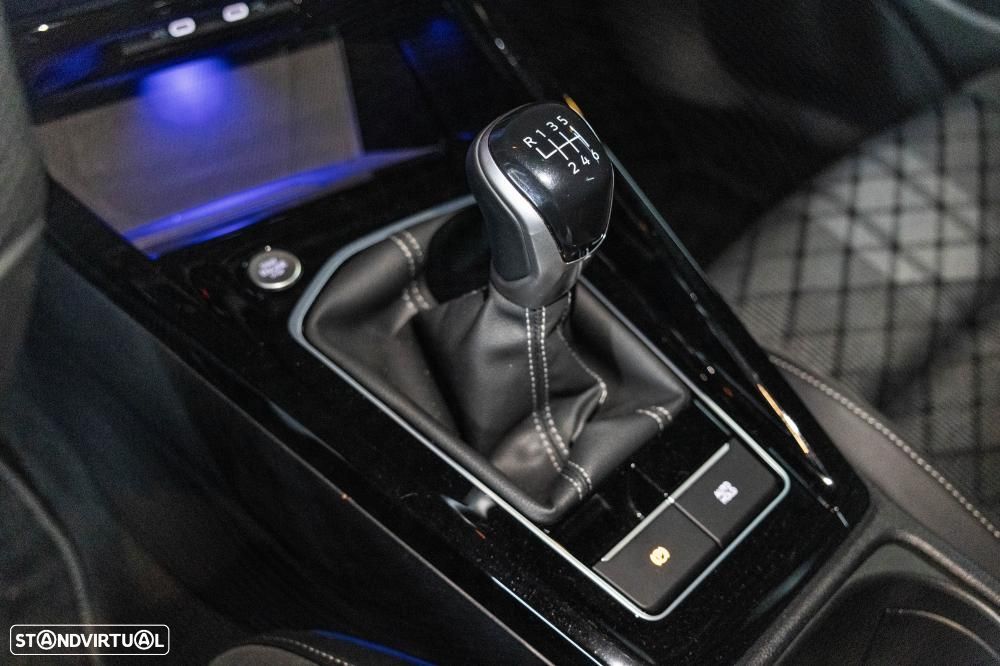 VW Golf Variant 1.5 TSI R-Line - 41