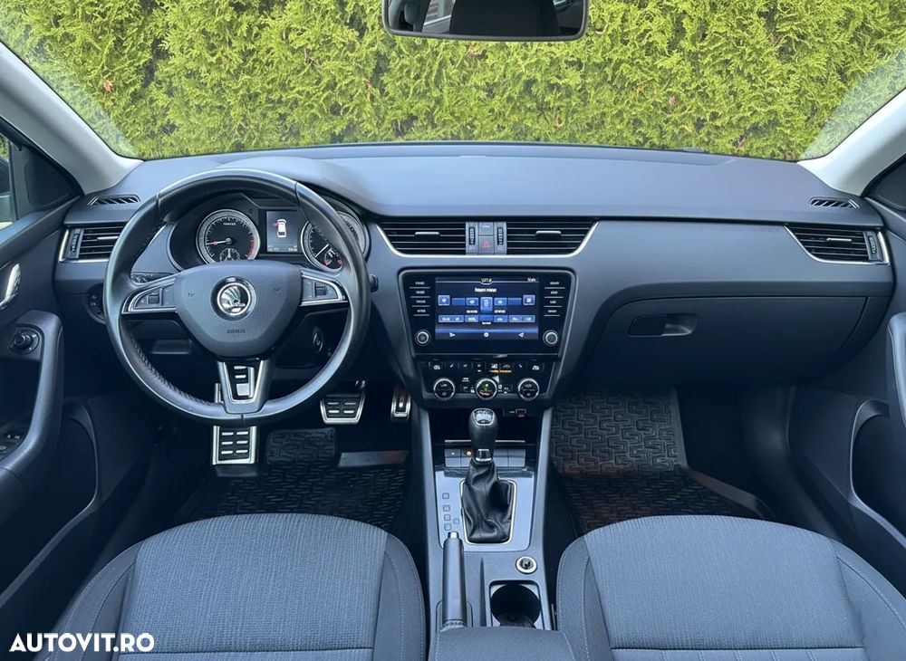 Skoda Octavia 2.0 TDI DSG Ambition - 6