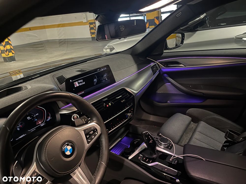BMW Seria 5 520d Touring M Sport Edition - 11