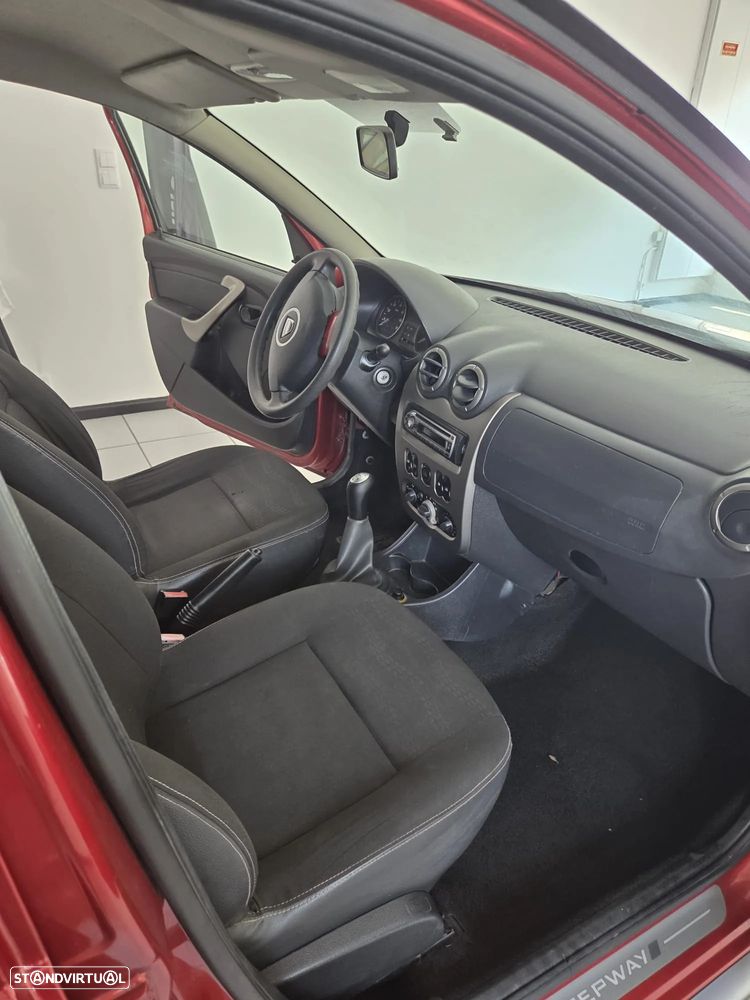 Dacia Sandero 1.5 dCi Stepway - 8