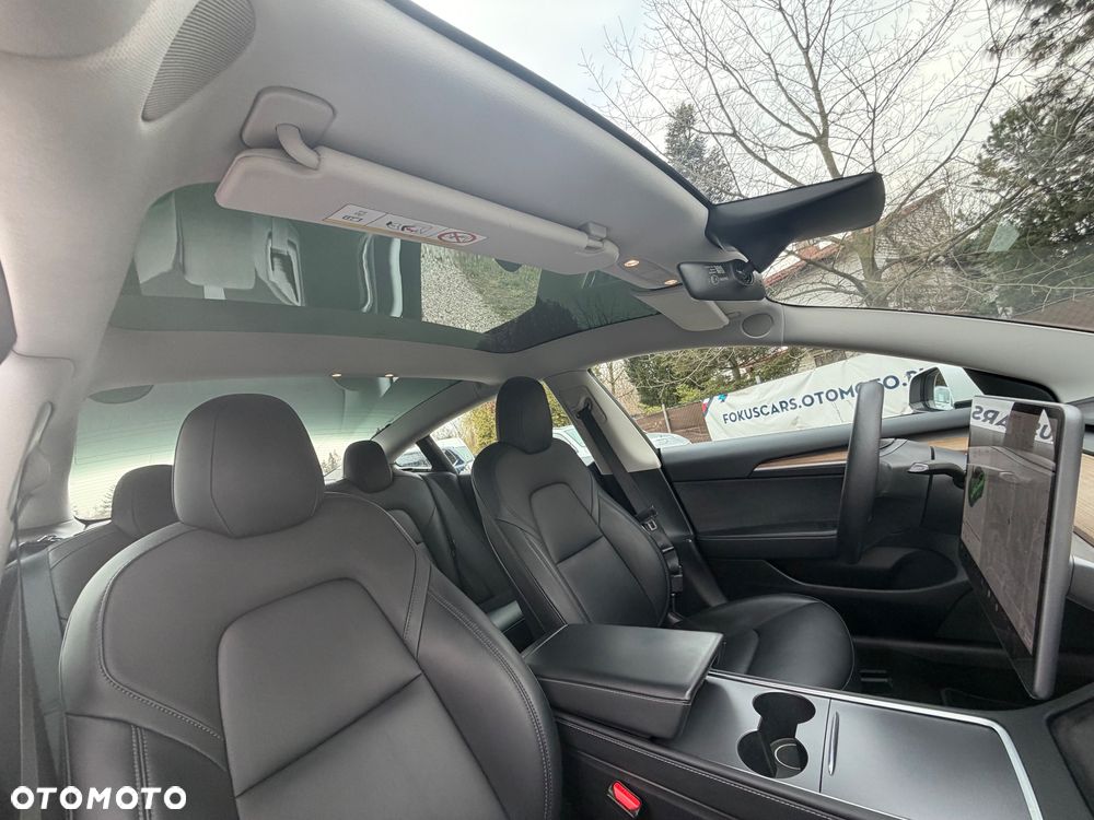 Tesla Model 3 RWD - 37