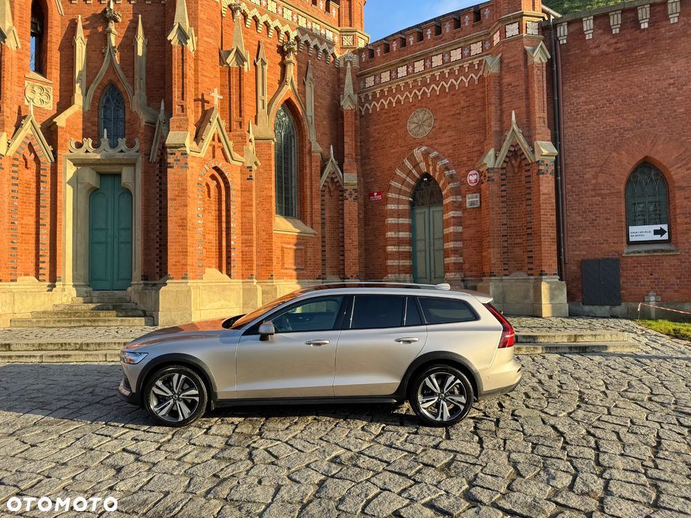 Volvo V60 Cross Country - 5