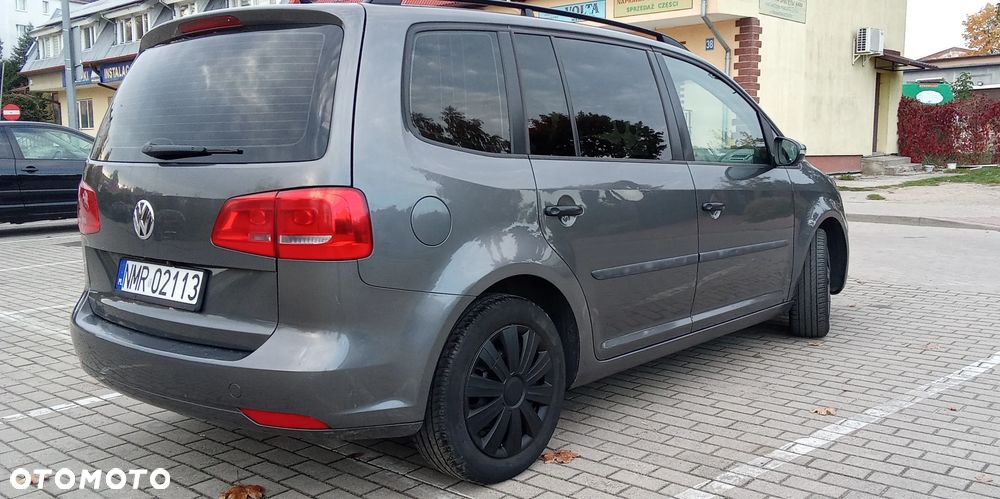 Volkswagen Touran - 4