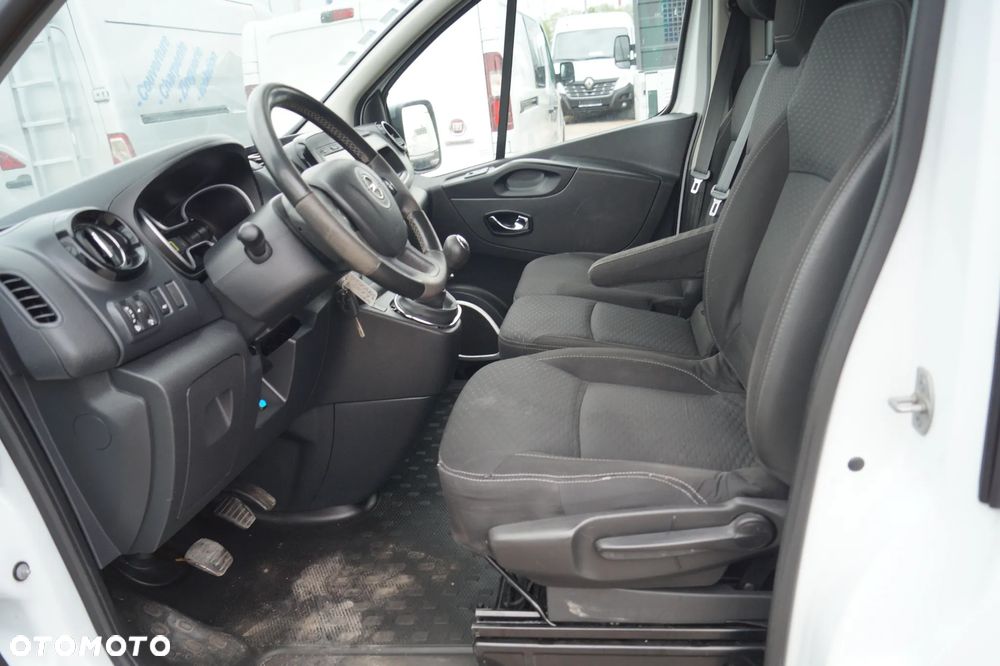 Opel Vivaro - 20
