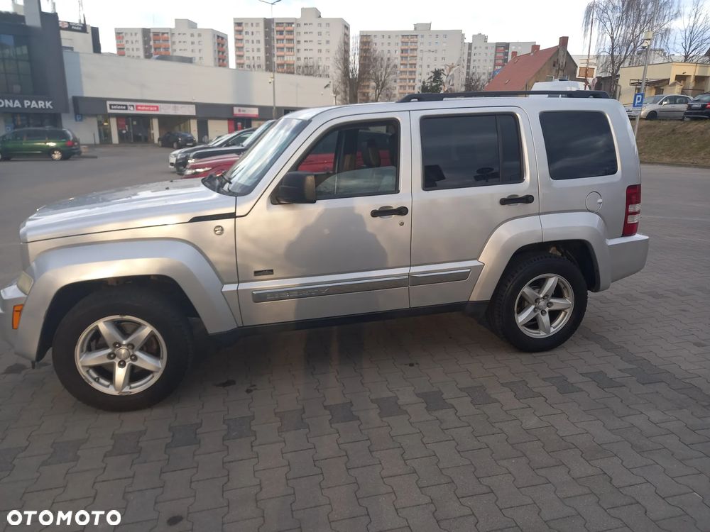 Jeep Liberty - 8
