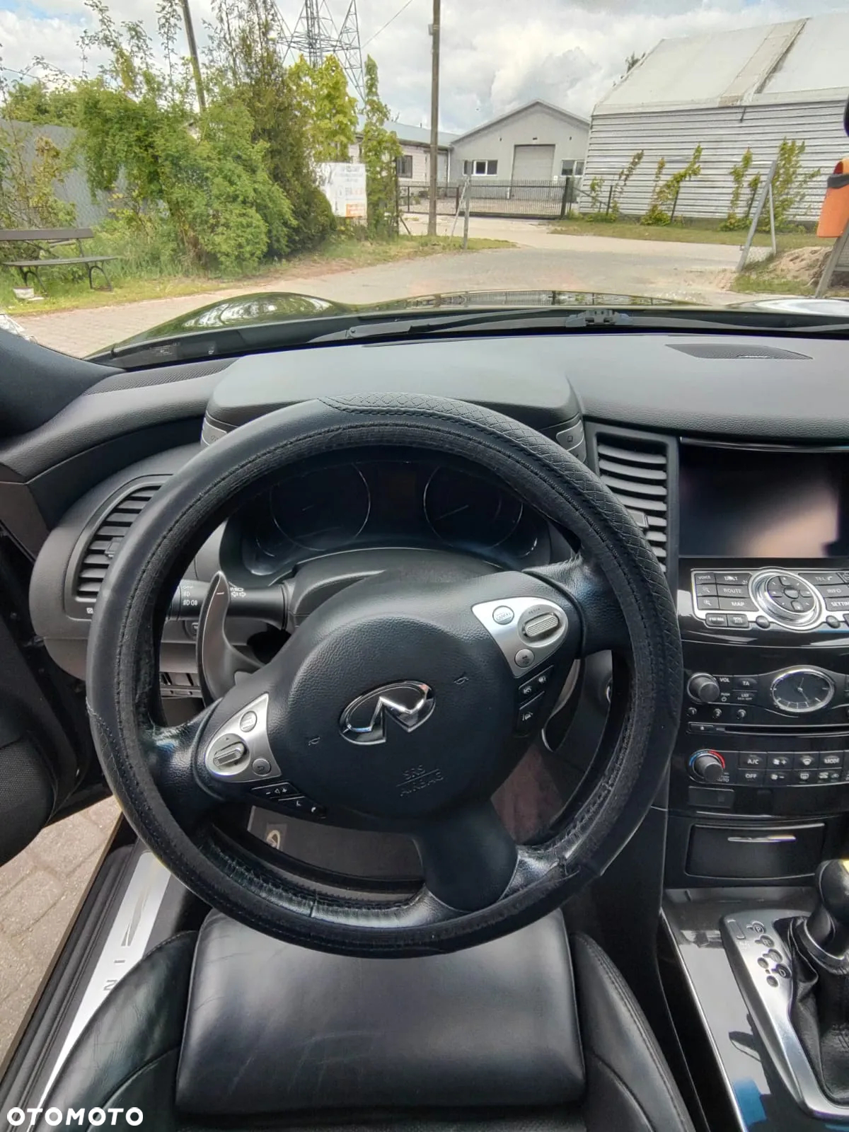 Infiniti QX70 3.0d S - 12