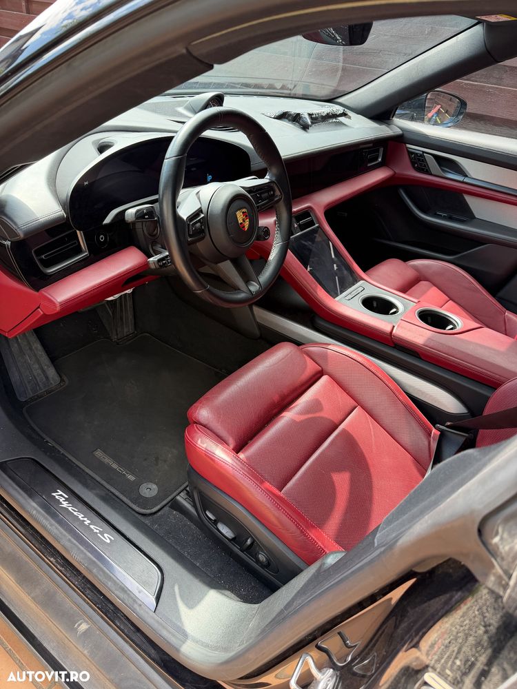 Porsche Taycan 4S - 21