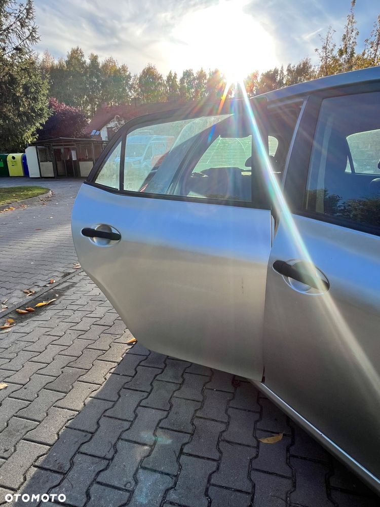 Toyota Auris - 12