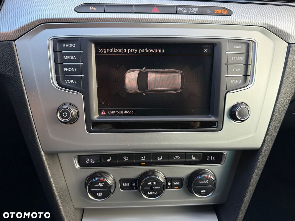 Volkswagen Passat Variant 1.6 TDI (BlueMotion Technology) Comfortline - 12