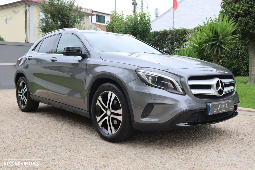 Mercedes-Benz GLA 180 d Urban - 2