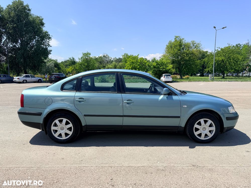 Volkswagen Passat - 4