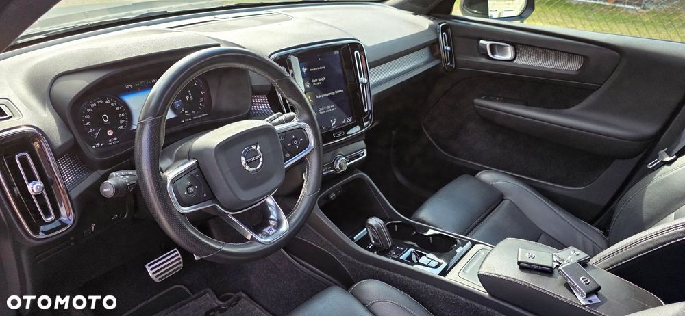 Volvo XC 40 D4 AWD Geartronic R-Design - 13