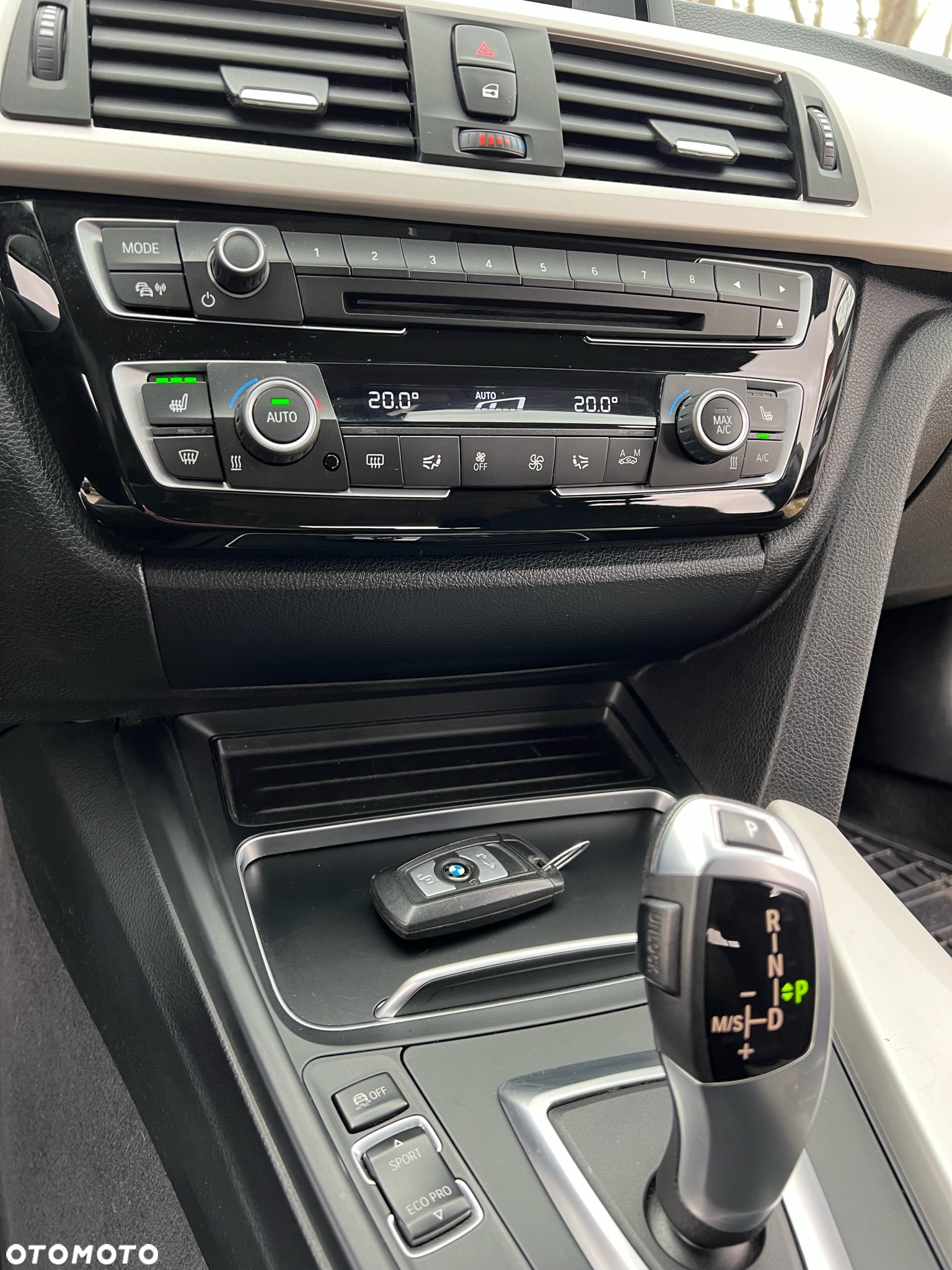 BMW Seria 3 320d Touring - 23