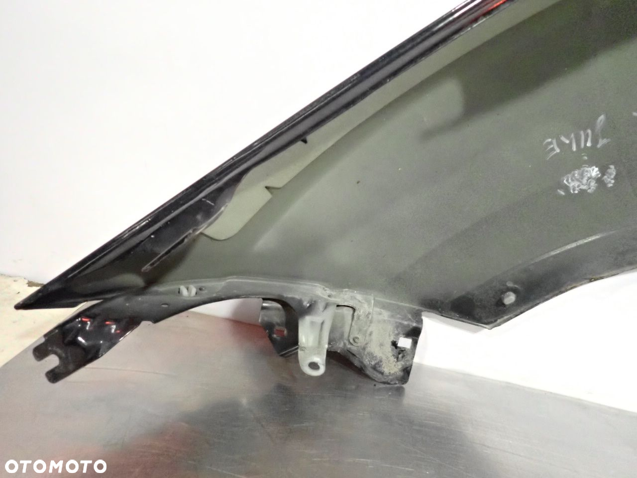 BŁOTNIK PRAWY PRZEDNI NISSAN JUKE I - 15