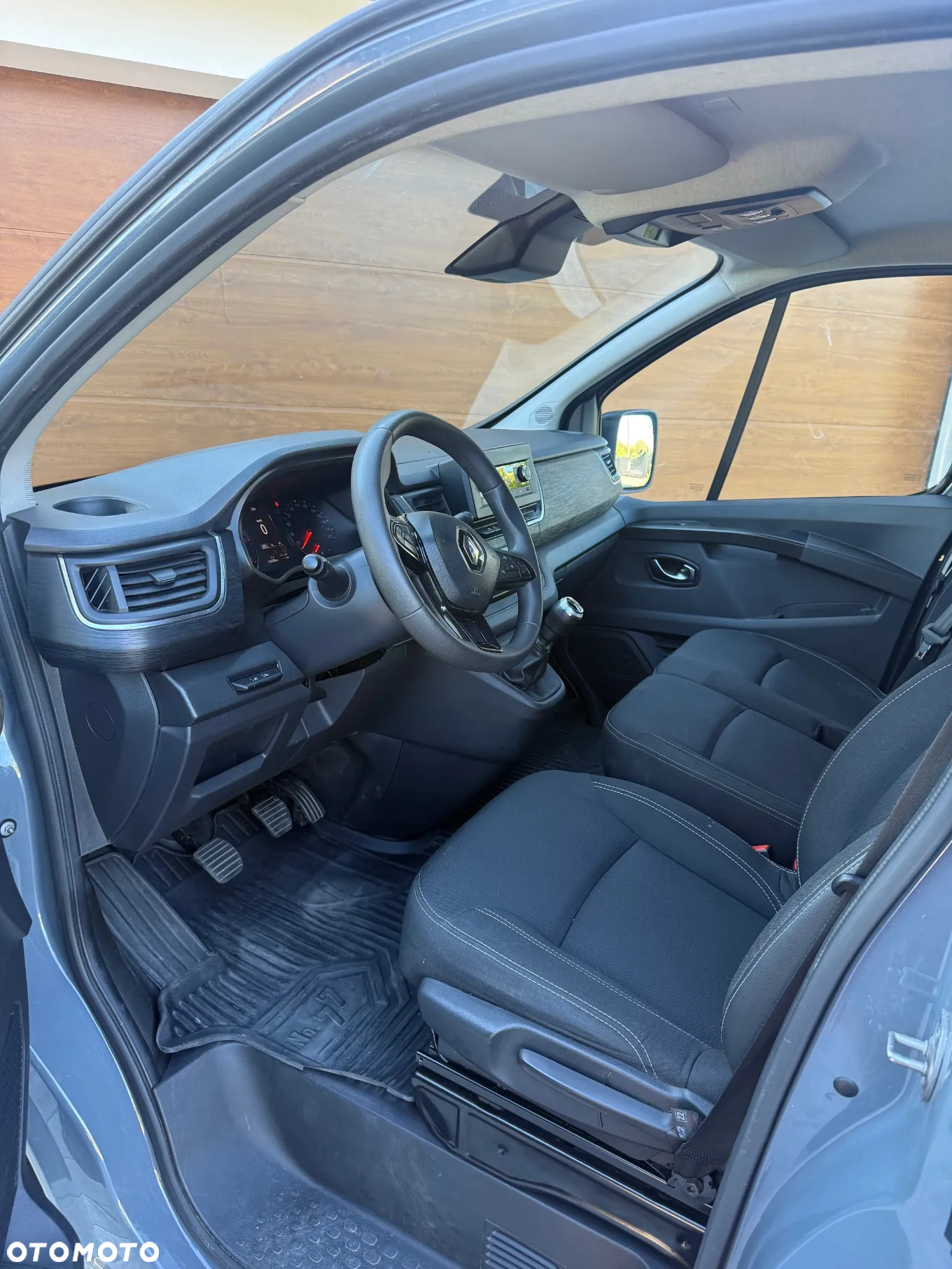 Renault Trafic - 2