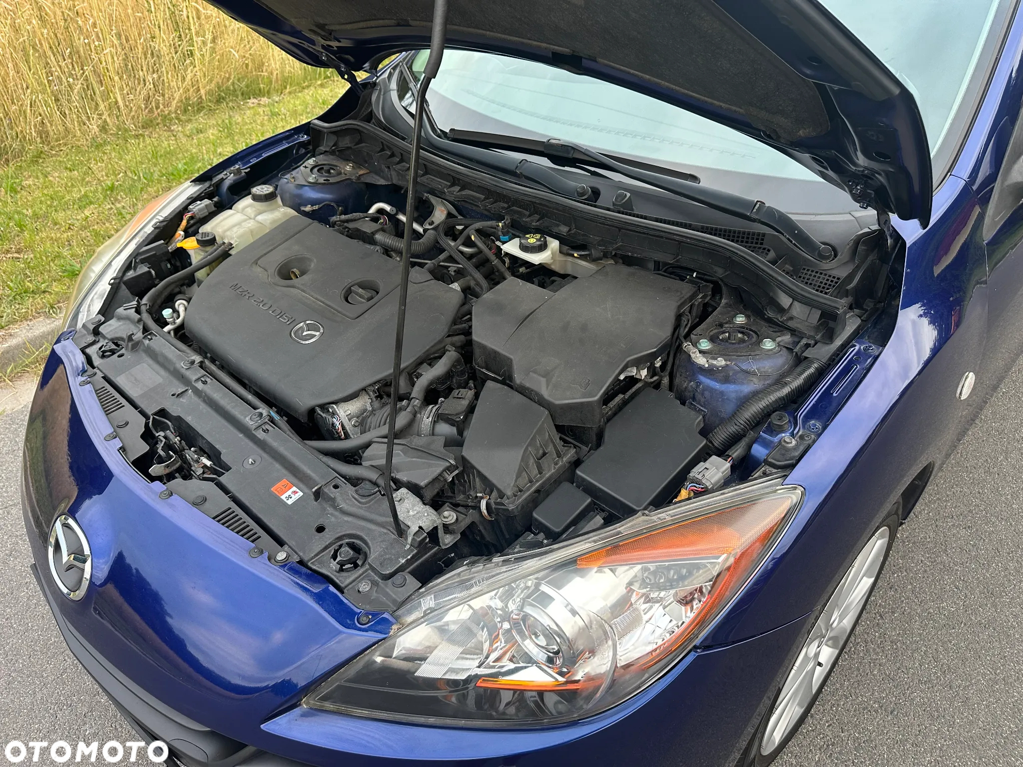 Mazda 3 2.0 Exclusive + - 28
